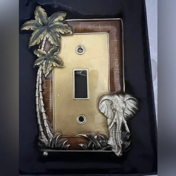 New In Box Enamel Switch Plate - Picture 1 of 7